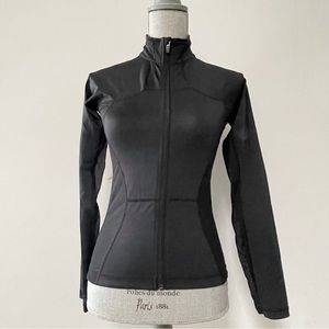 Lululemon run mesh panel jacket black colour stretch spandex luon